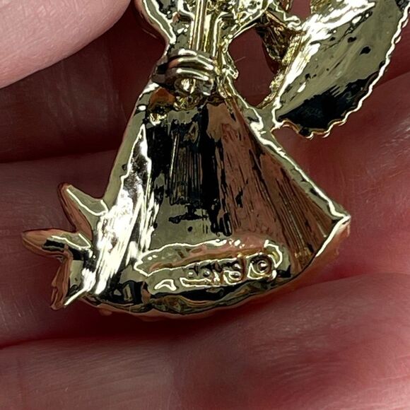 Vintage Gerry’s Angel holding pearl centered Poinsettia. - Picture 6 of 7